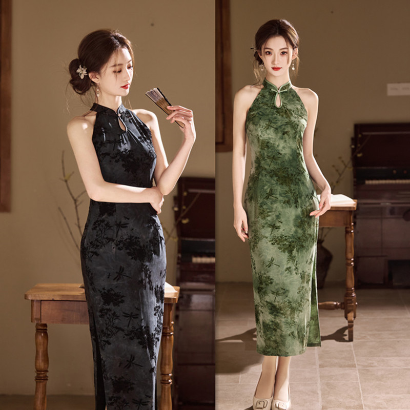 A stylishly updated young girl's version of a plush velvet tie-dye pectoral cheongsam, a new 2025 spring summer everyday cheongsam.