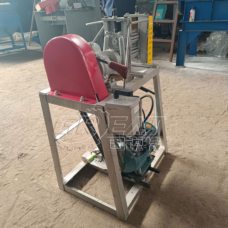 家用桑枝剥皮机 小型桂枝脱皮机 中药材去皮机