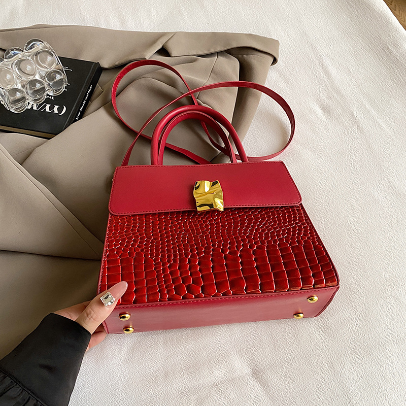 Bolso de diseño de nicho de alto nivel para mujeres 2024 nueva moda versátil bolso de hombro portátil bolso de viaje