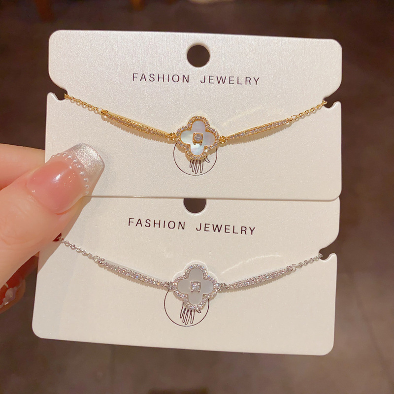 Summer New Fashion Sweet and Versatile Shell Four-Leaf Flower Bracelet with a Unique Light Luxury and Simple Design, Wholesale Jewelry