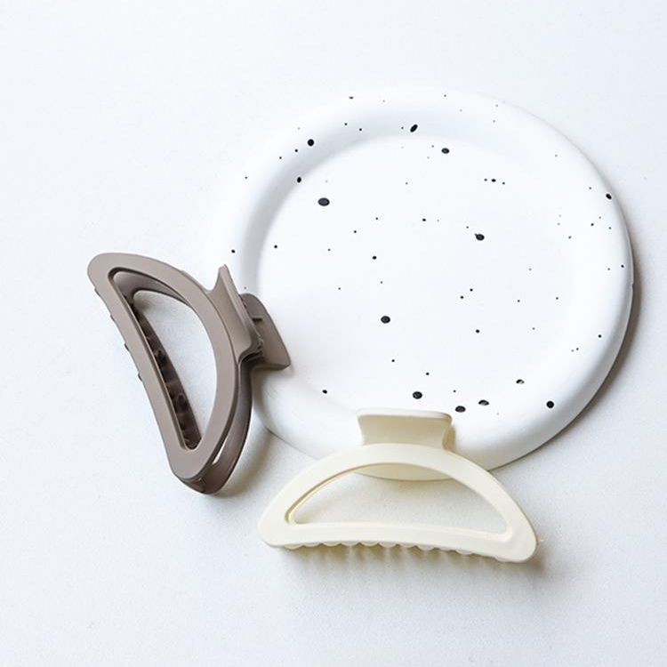 Clip de pelo simple de alta gama clip de pelo de mujer clip de tiburón clip de cabeza de nuevo tocado 2023 Nueva horquilla sale todo a juego