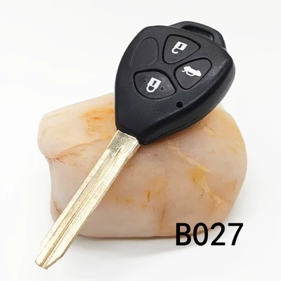 Car Keys, of Toyota Camry Corolla Car - b027