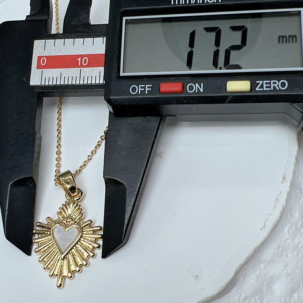 Ins Wind Eenvoudige Stijl Liefde Hartvorm Koper Galvaniseren Inlay Schelp Hanger Ketting 1 Stuk display picture 5