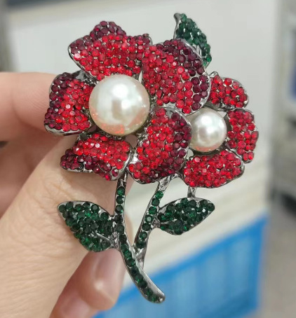 Retro Flower Alloy Plating Inlay Artificial Pearls Artificial Diamond Women's Brooches display picture 14