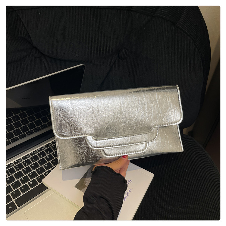 Bolso de mujer de color sólido bolso de cambio de mujer bolso de mano de alto valor de cara simple bolso corto de moda bolsa de sobres versátil