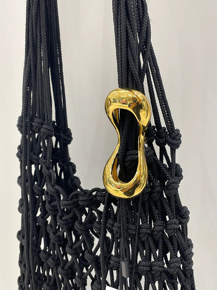 2024 new niche women's mesh single shoulder handbag large capacity tote simple woven bag personality_voghion.com