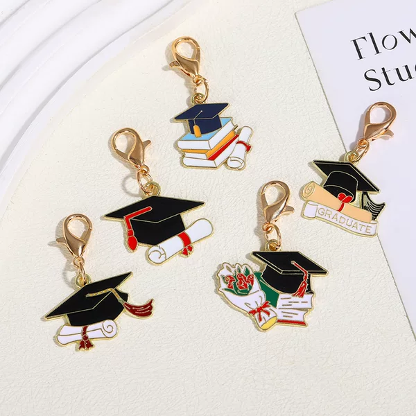 New Graduation Cap Lobster Clasp Keychain Pendant Creative Graduation Gift Bag Ornament Car Keychain Wholesale