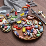 桌面送礼小摆件猫咪动物水果陶瓷筷架筷托家用筷枕笔托厂家餐具