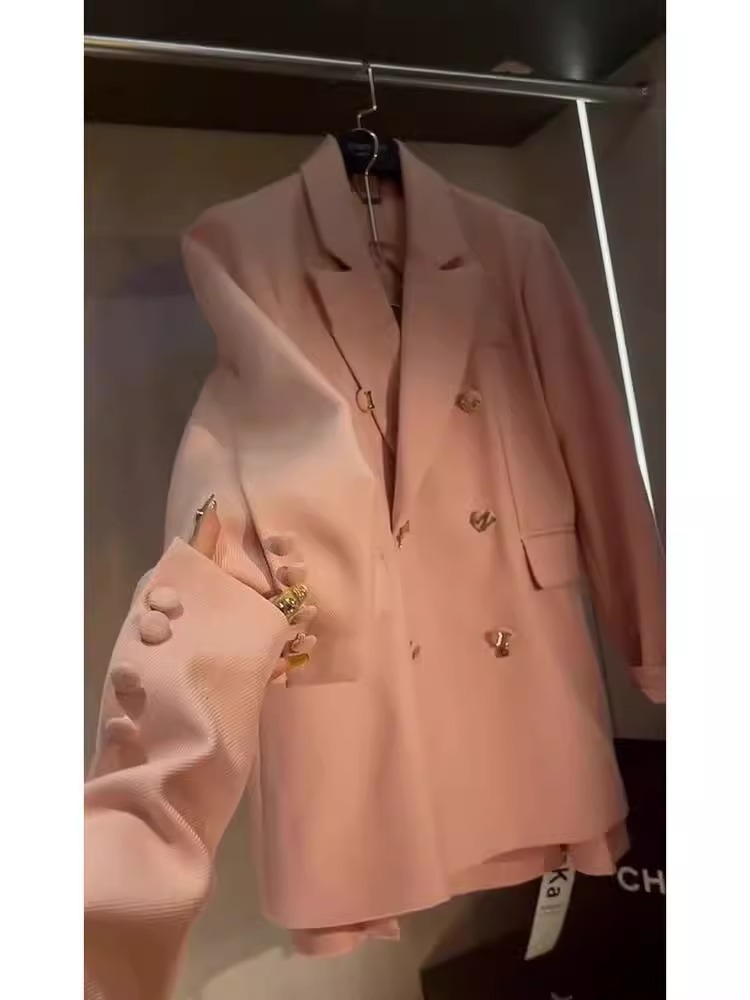This Year's Trendy Casual Blazer with a High-End Street Style, Chanel-Inspired Pink Dopamine Blazer for Spring and Autumn