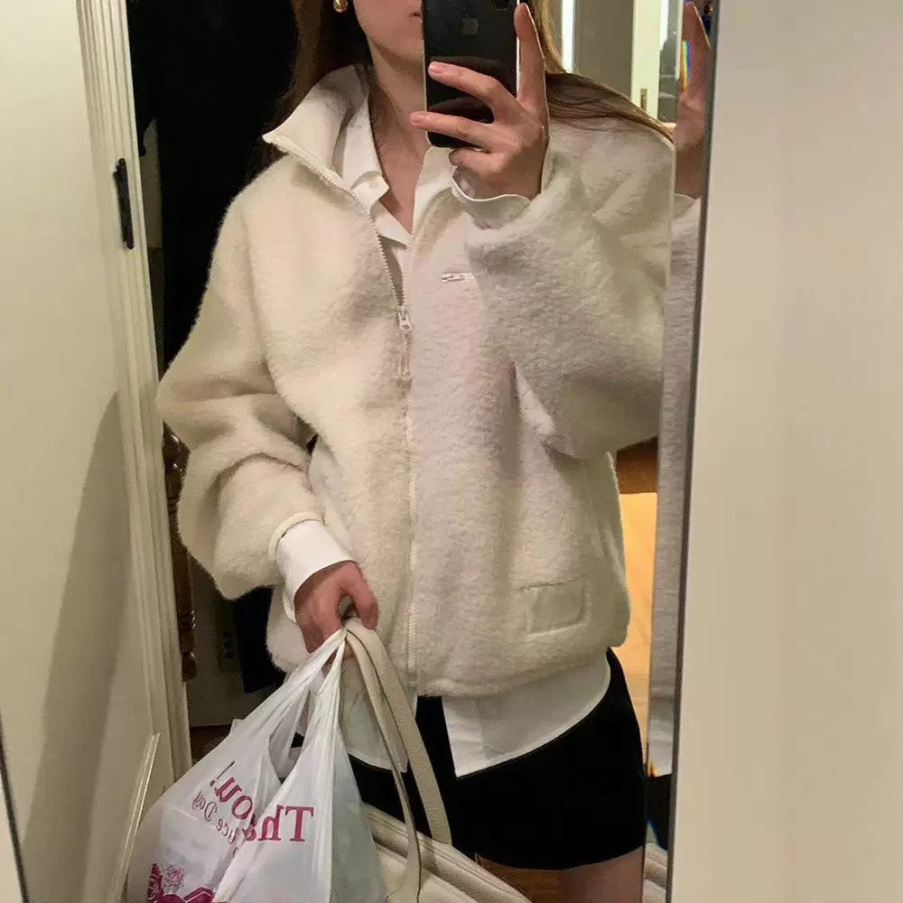 现货 纯色立领羊羔毛绒外套女2025秋冬韩系温柔宽松拉绒上衣oun*e