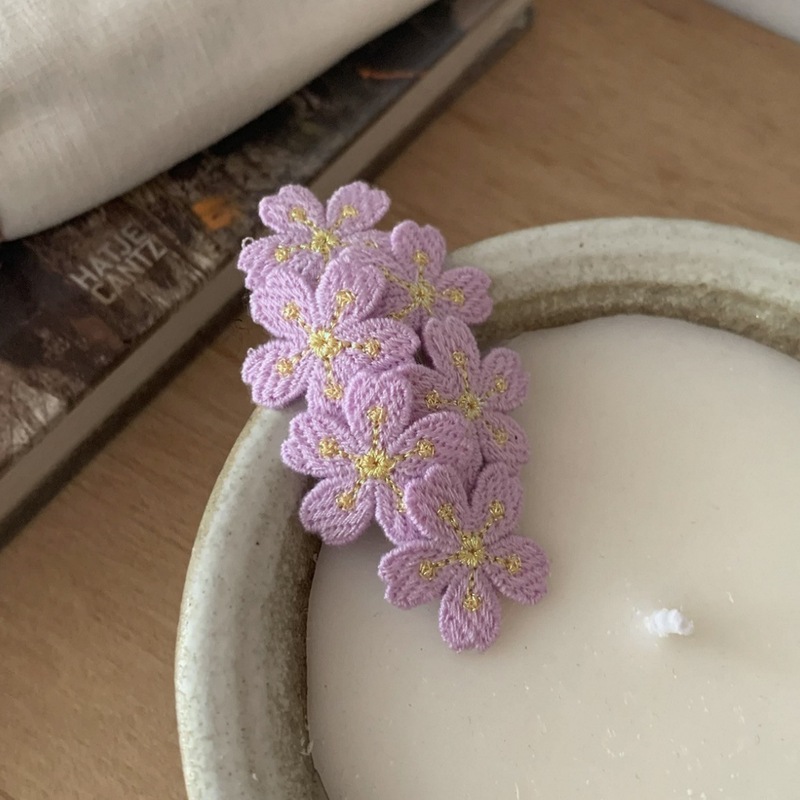 優しいピンクの桜のヘアピン、甘い刺繍の花のヘアピン、ニット子供用ヘアアクセサリー、前髪サイドクリップ|undefined