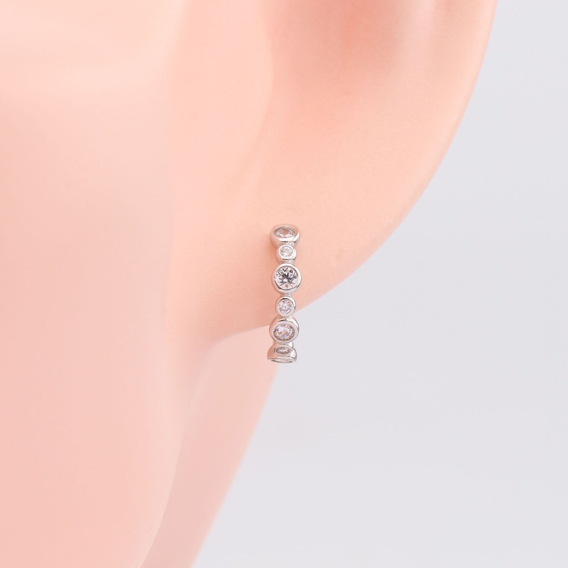 1 Pair Elegant Simple Style Geometric Sterling Silver Inlay Zircon Hoop Earrings display picture 3
