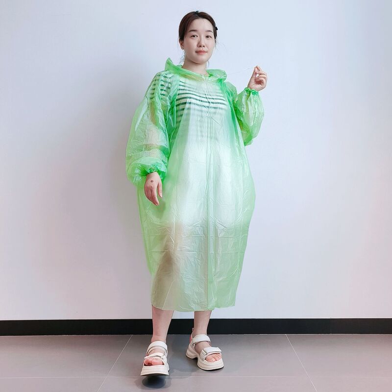 Pullover Disposable Recyclable and Degradable Pla Raincoat and Poncho Corn Starch Adult Card Type Portable