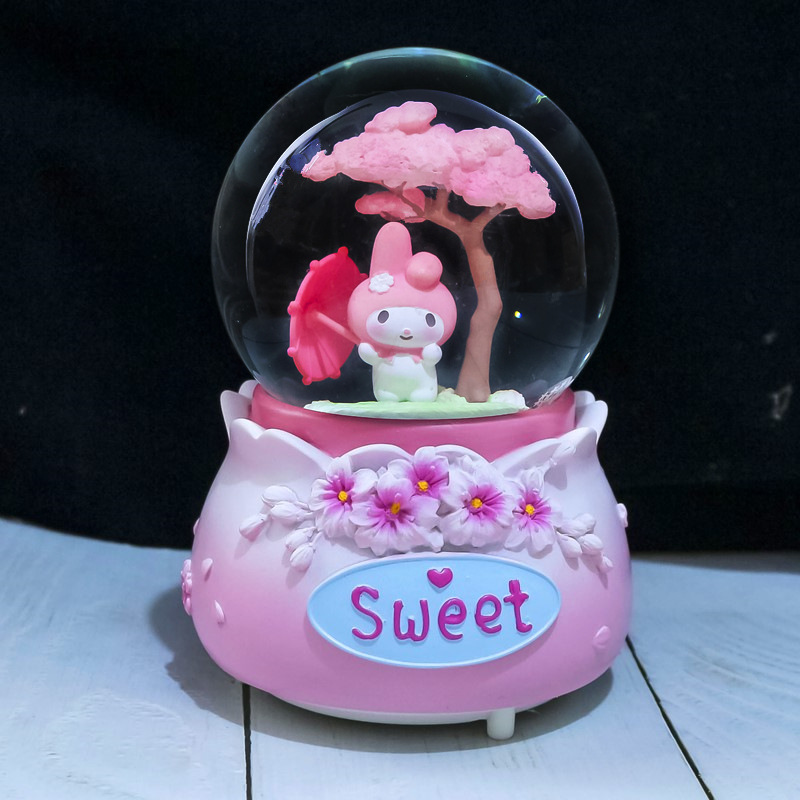 Nueva bola de cristal de mapache rosa pequeña, nieve, caja de música luminosa, luz nocturna, caja de música de regalo, artesanía de una pieza