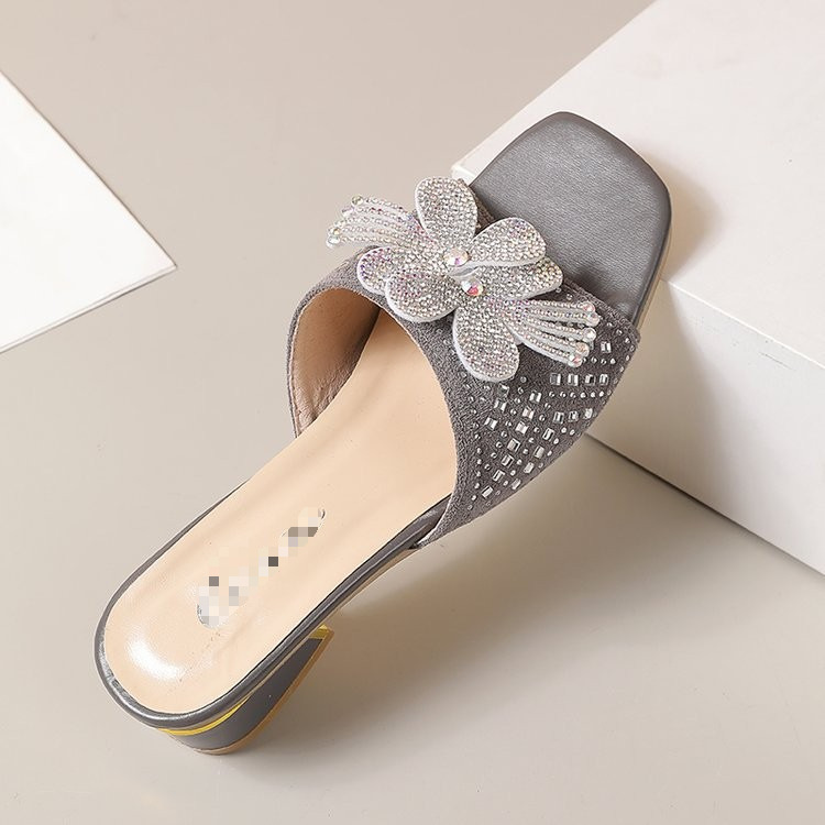 Zapatillas de verano para mujeres 2026 nueva moda casual tacones de playa antideslizantes sandalias de arco