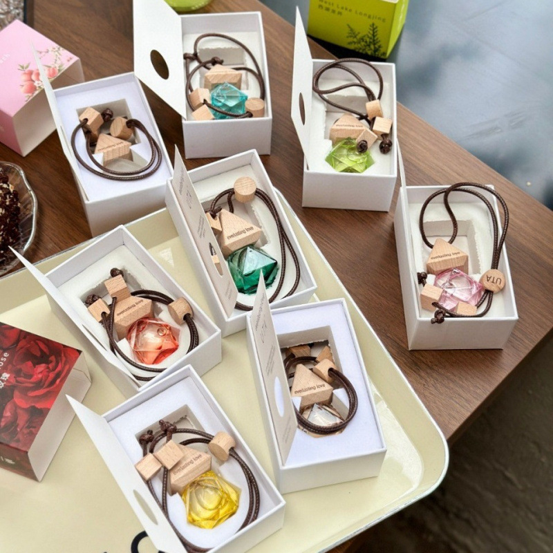Uta Car Pendant West Lake Longjing Aromatherapy Long-Lasting Fragrance Car Deodorization Long-Lasting Car Perfume Wholesale
