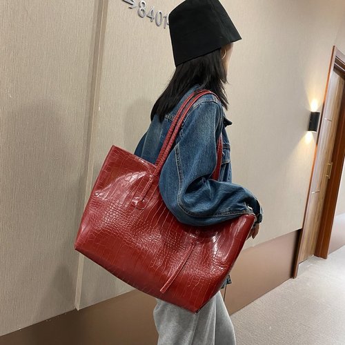 Tot Bags Large Capacity Women's Single Shoulder Bag Commute High-End Style Crossbody Bag Design Sense Unconventional Matchable Retro Handbag