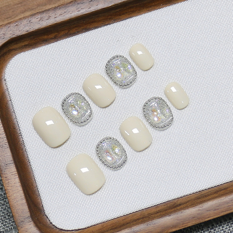 Handmade wear nail short summer flash little red book same fake nail patch Aurora diamond Super white high-end sense Handmade wear nail short summer flash little red book same fake nail patch Aurora diamond Super white high-end sense