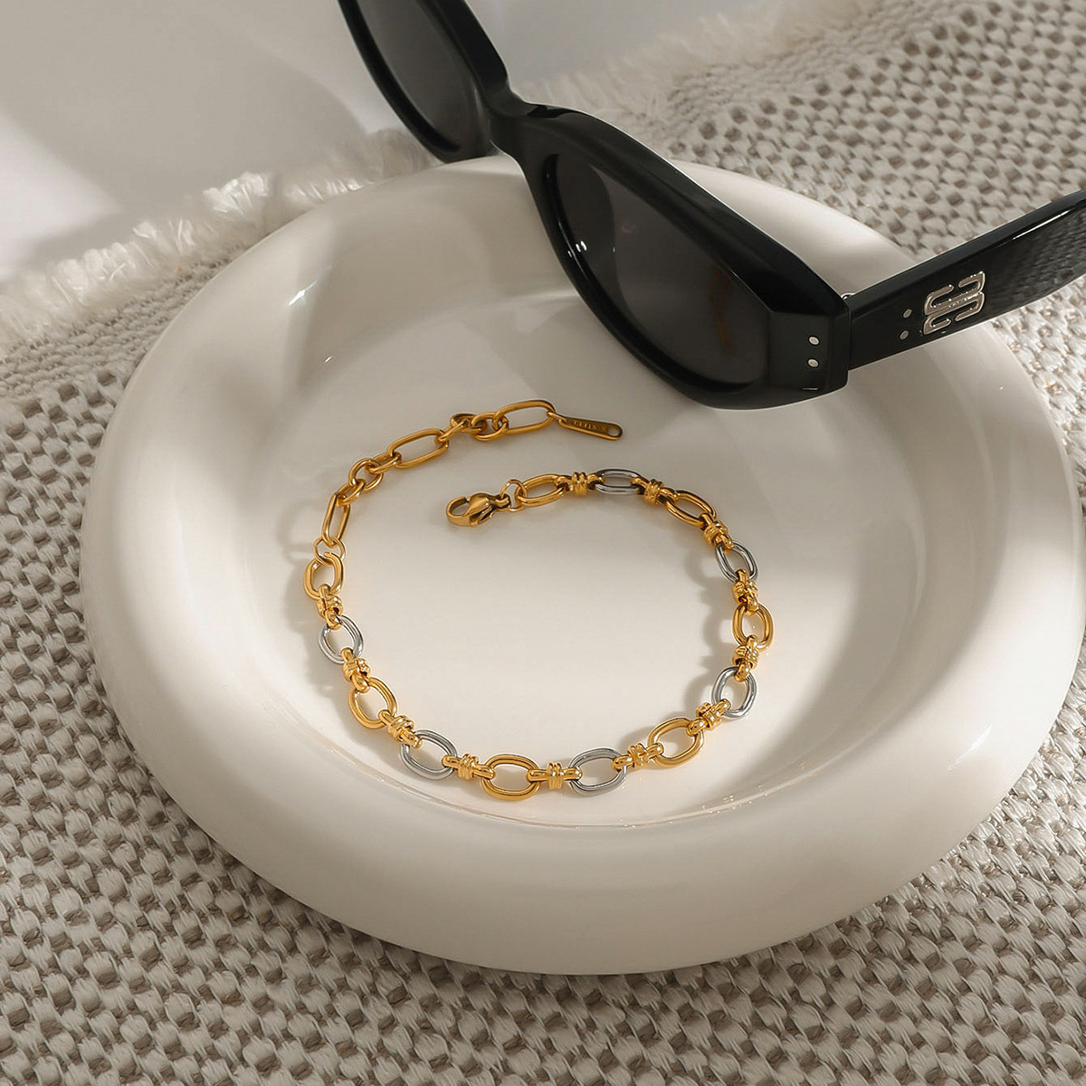 JEDING Europa y los Estados Unidos 18k color de acero de titanio pulsera ligera de lujo pulsera de alta calidad al por mayor joyería joyería de acero inoxidable joyería transfronteriza image 3