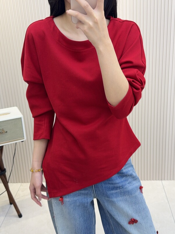 Shenzhen Fashion Boutique Women's Clothing with Curved Sleeves, Unique Asymmetrical Top with Curved Side Hem and Irregular Cut, Very Stylish Shenzhen Fashion Boutique Women's Clothing with Curved Sleeves, Unique Asymmetrical Top with Curved Side Hem and Irregular Cut, Very Stylish