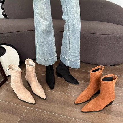 Европейские и американские сапоги Челси женские короткие сапоги 2024 новые осенние и зимние французские задние молнии тонкие белые тощие сапоги