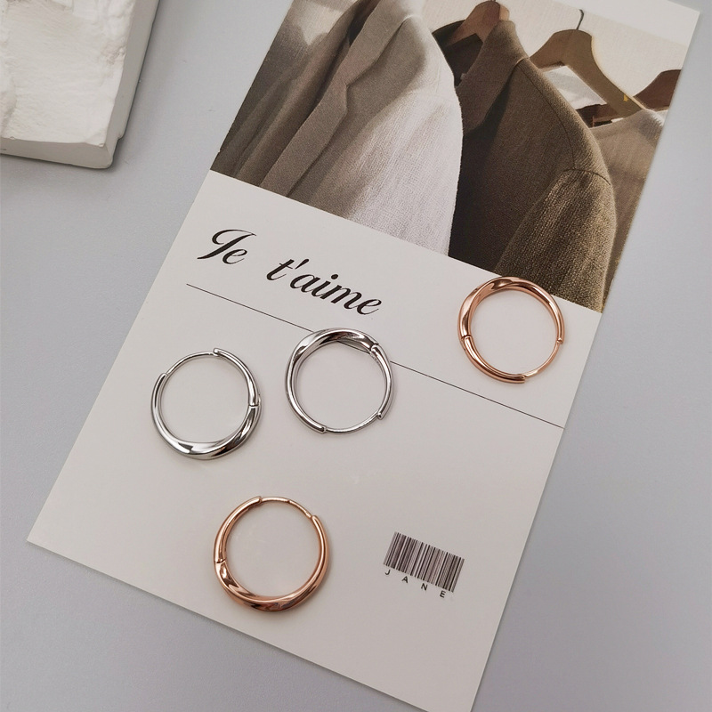 2022 nuevo todo en uno S925 pendientes de hebilla de oreja de plata pendientes simples elegantes de alto grado de estilo frío para mujer