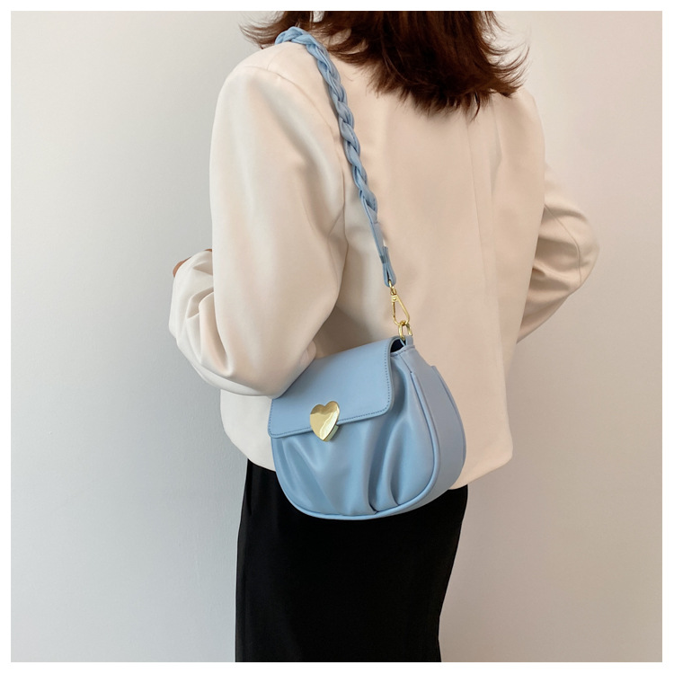 Wholesale Heart Buckle Fold One-shoulder Messenger Small Round Bag Nihaojewelry display picture 21