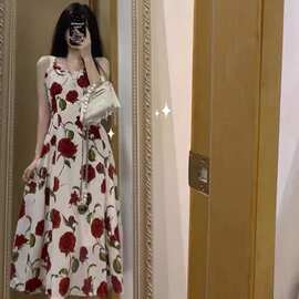 法式温柔风玫瑰花印花吊带连衣裙女夏季新款纯欲风收腰显瘦a字裙