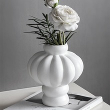 跨境现代极简白色扭转陶瓷花器样板间客厅玄关桌面花瓶装饰摆件