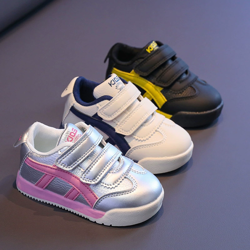 Детские кожаные кроссовки для малышей и среднего размера. Весна-лето 2020. Новая модная повседневная обувь для мальчиков с цветными блоками. Кроссовки для девочек.