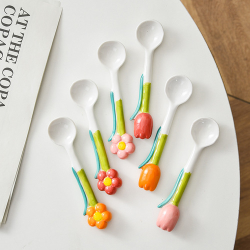 Korean style ins girly heart cute three-dimensional flower hand-painted tulip ceramic spoon long handle mixing spoon coffee spoon