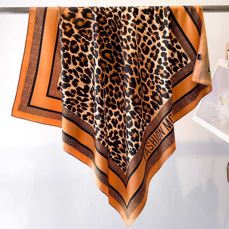 Women's Elegant Leopard Polyester Printing Silk Scarf display picture 2