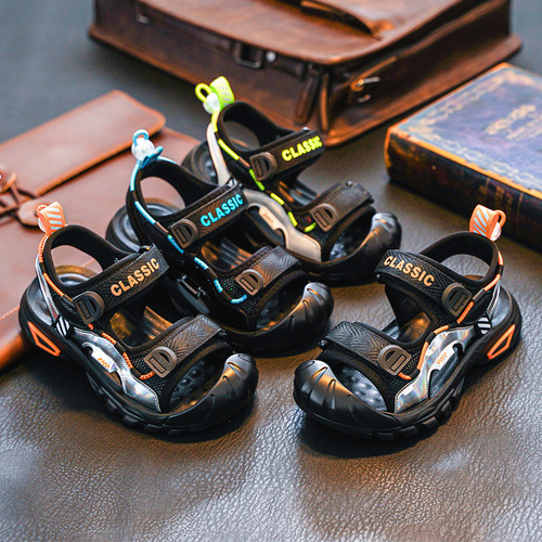 Boys' sandals for small and medium-sized children 2024 new Korean style fashionable summer soft-soled children's shoes toe-toe beach shoes wholesale