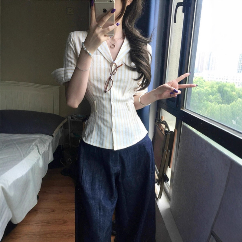 韩系气质条纹短袖衬衫女夏季2025新款设计感小众收腰显瘦百搭上衣|undefined