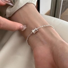 S925純銀の軽豪華なデザイン感が洗練されています。