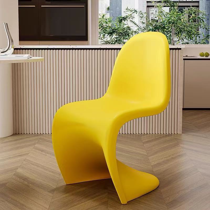 Nordic Modern Plastic Dining Chair for Home Use, Trendy Internet-Famous Backrest Chair, Durable Makeup Stool