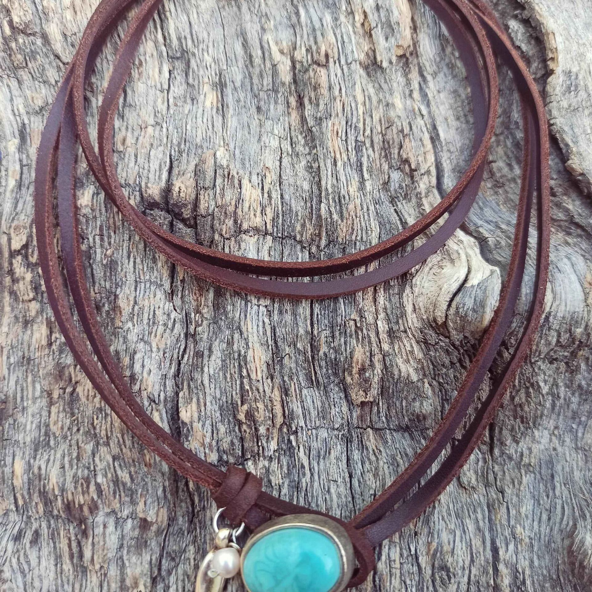Women's Gender Inlay Design Retro Oval Turquoise Alloy Leather Wholesale Pendant Necklace