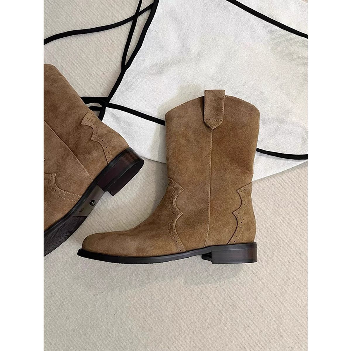 Retro brown denim demi-season suede low boots