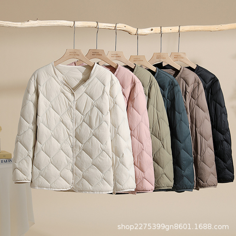 2024 Autumn and Winter New Cloud Light Down Jacket Women's Short Light Down Liner Round Neck Casual Jacket Coat