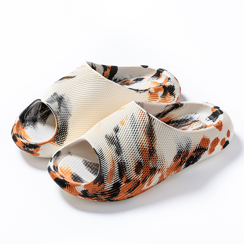Camouflage Coconut Slippers with a Stepping-On-Feces Feel, Men's Summer New Outdoor Non-Slip Thick-Soled Couple's Home Indoor Sandals Camouflage Coconut Slippers with a Stepping-On-Feces Feel, Men's Summer New Outdoor Non-Slip Thick-Soled Couple's Home Indoor Sandals