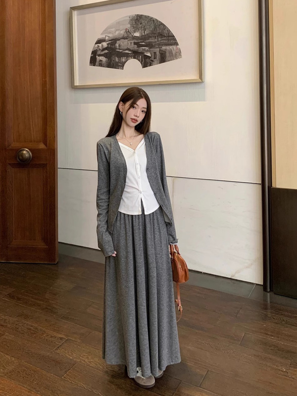 秋季穿搭假两件一整套高级感V领黑色针织高腰连衣裙子女时尚套装|undefined
