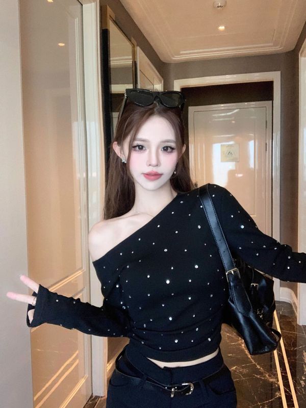 辣妹镶钻斜肩长袖T恤女秋季设计感小众黑色抽褶修身短款打底上衣|undefined
