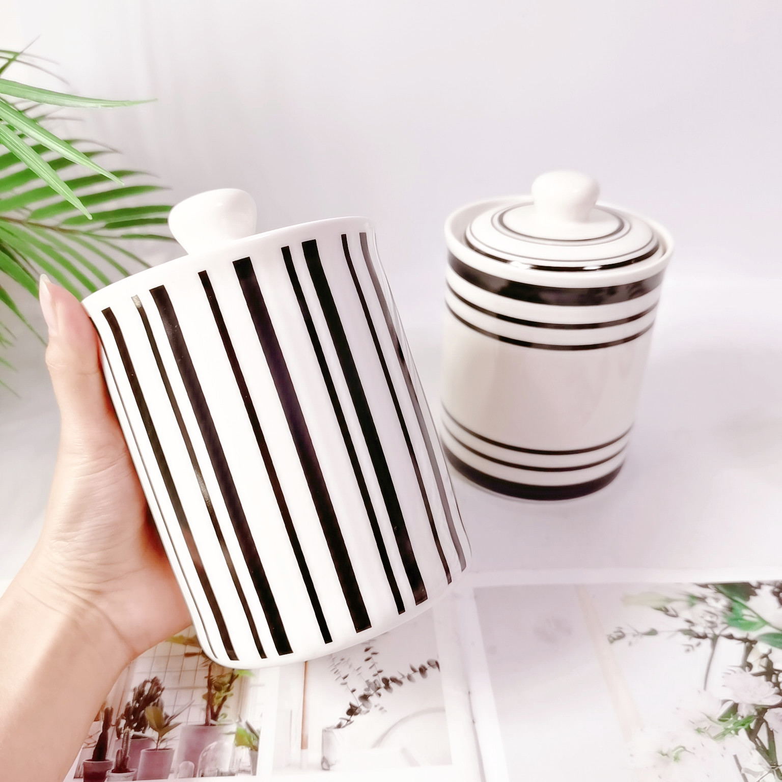 Simple nuevo tarro de condimento de cerámica estante de hierro de tres piezas de almacenamiento tarro de cocina de almacenamiento sellado tarro condimento tarro de caramelo