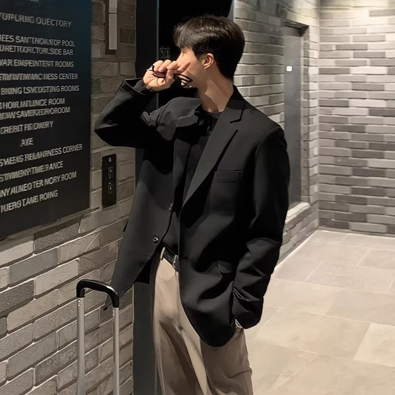 Korean Men's Casual Blazer, Korean Style Dongdaemun Trendy Suit, Autumn Loose Black Single-Breasted Jacket Korean Men's Casual Blazer, Korean Style Dongdaemun Trendy Suit, Autumn Loose Black Single-Breasted Jacket