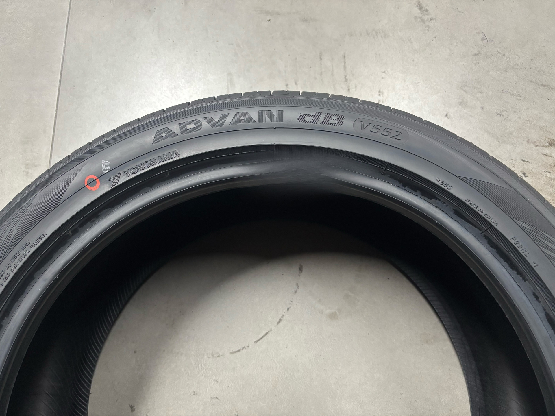 Guanhe Brand New Yokohama/Yokohama Tires 225/45R18 95W V552 Brand New Tires Others