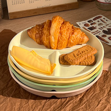 陶瓷儿童分餐盘高级感家用减脂餐盘高三格减肥水果盘分格ins风
