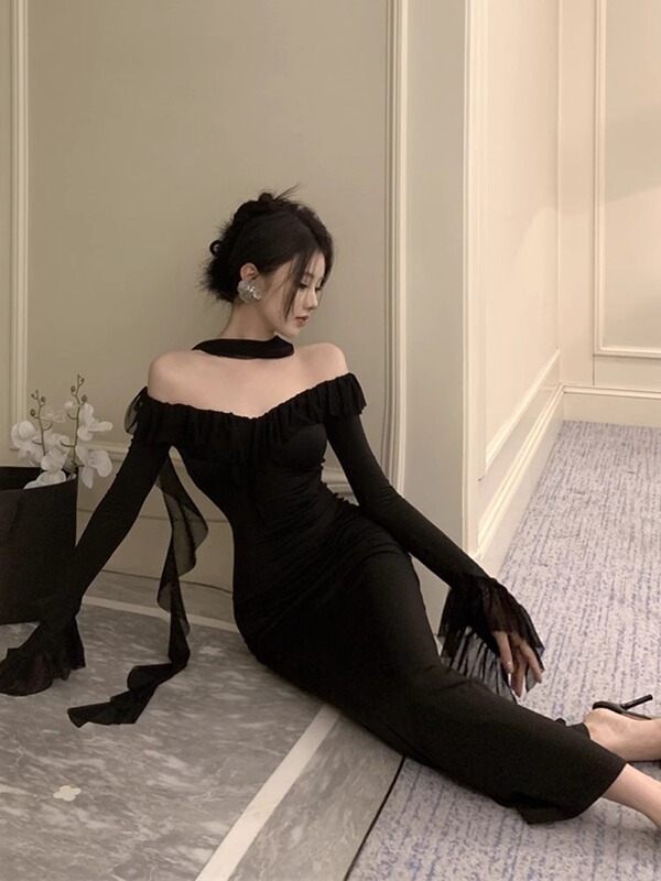 2025 New French Hepburn Style Black off-shoulder dress Women's Spring and Autumn High-grade Sexy Hip Dress