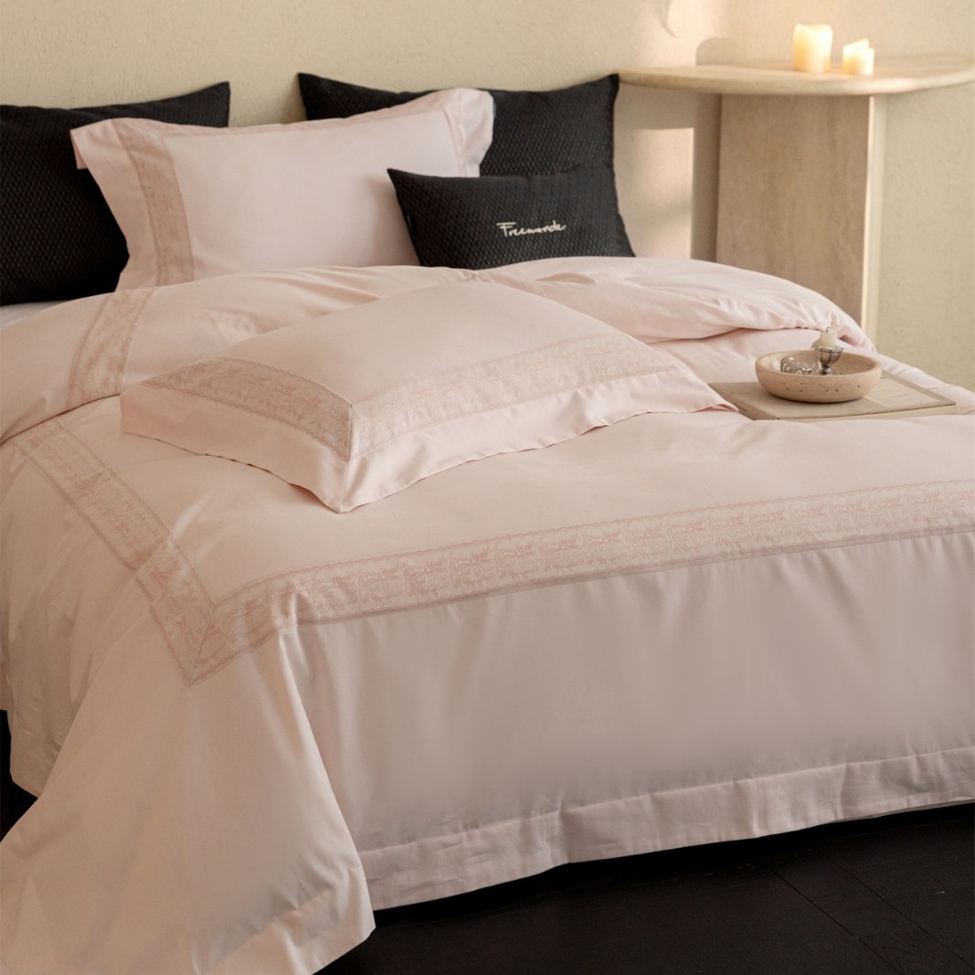 Italian Minimalist Style Liweilan Pure Color Warm Bedding Bedding Baby Skin Cotton Pure Cotton Brushed Four-Piece Home Textile Set