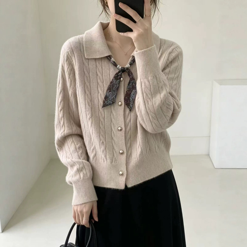 Korean-style retro polo-neck cable-knit cardigan, short, slimming, soft, loose-fitting, versatile sweater for layering, women's autumn outfit Korean-style retro polo-neck cable-knit cardigan, short, slimming, soft, loose-fitting, versatile sweater for layering, women's autumn outfit
