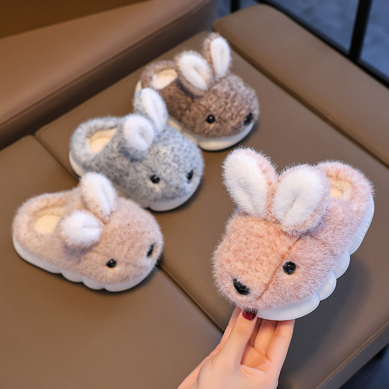 2024 nuevas zapatillas de algodón para niñas de invierno para el hogar antideslizantes para niñas cálidas y lindas zapatillas de algodón con bolsos para niños de felpa